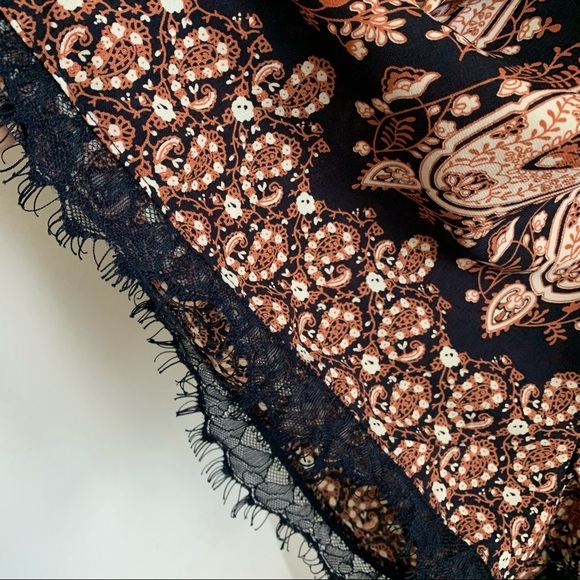 Illa Illa Deep V Romper Playsuit Jumpsuit Flirty Lace Romantic Boho Small - Picture 9 of 15